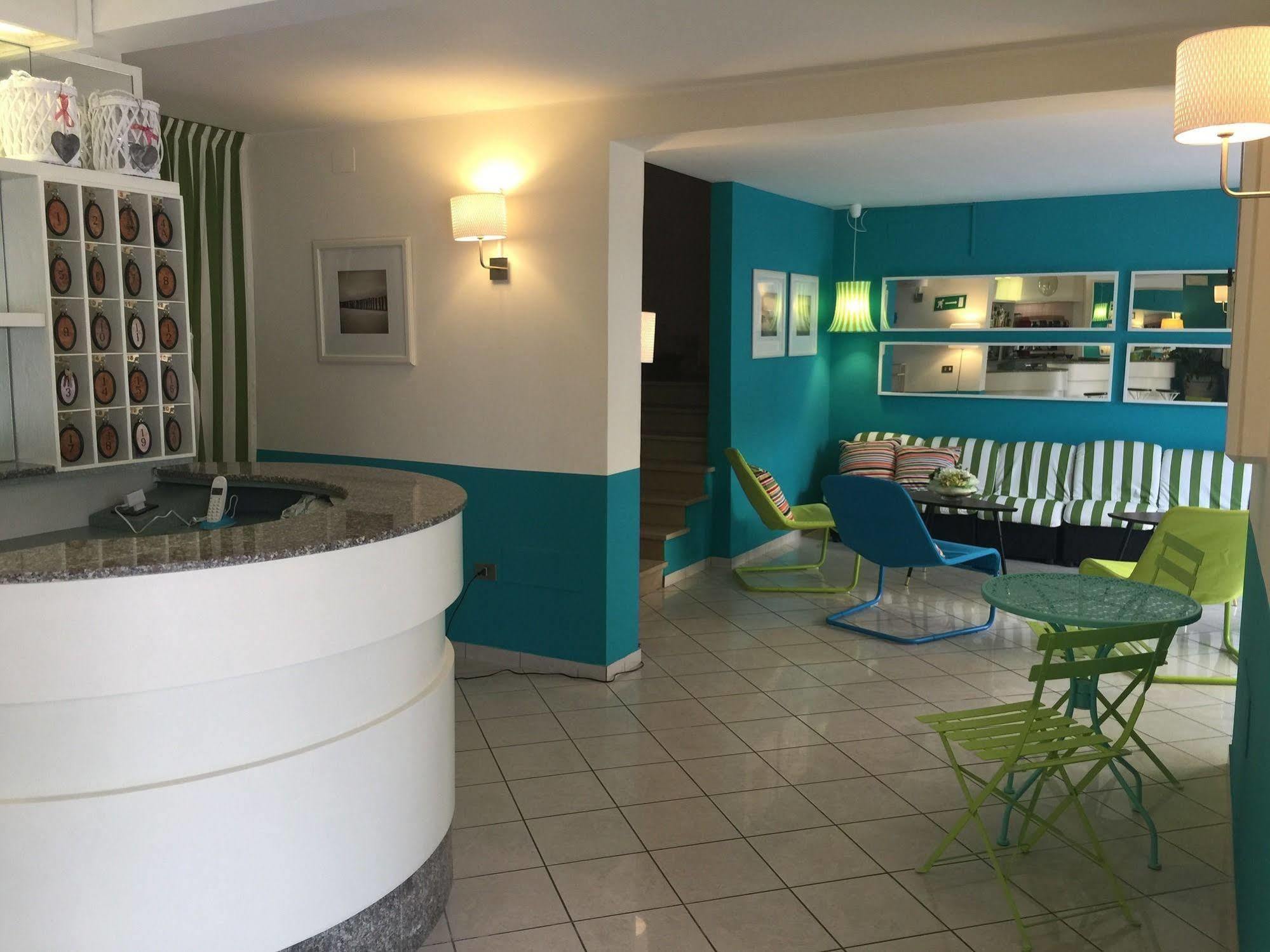 Hotel Gialpina Viserba Di Rimini Buitenkant foto